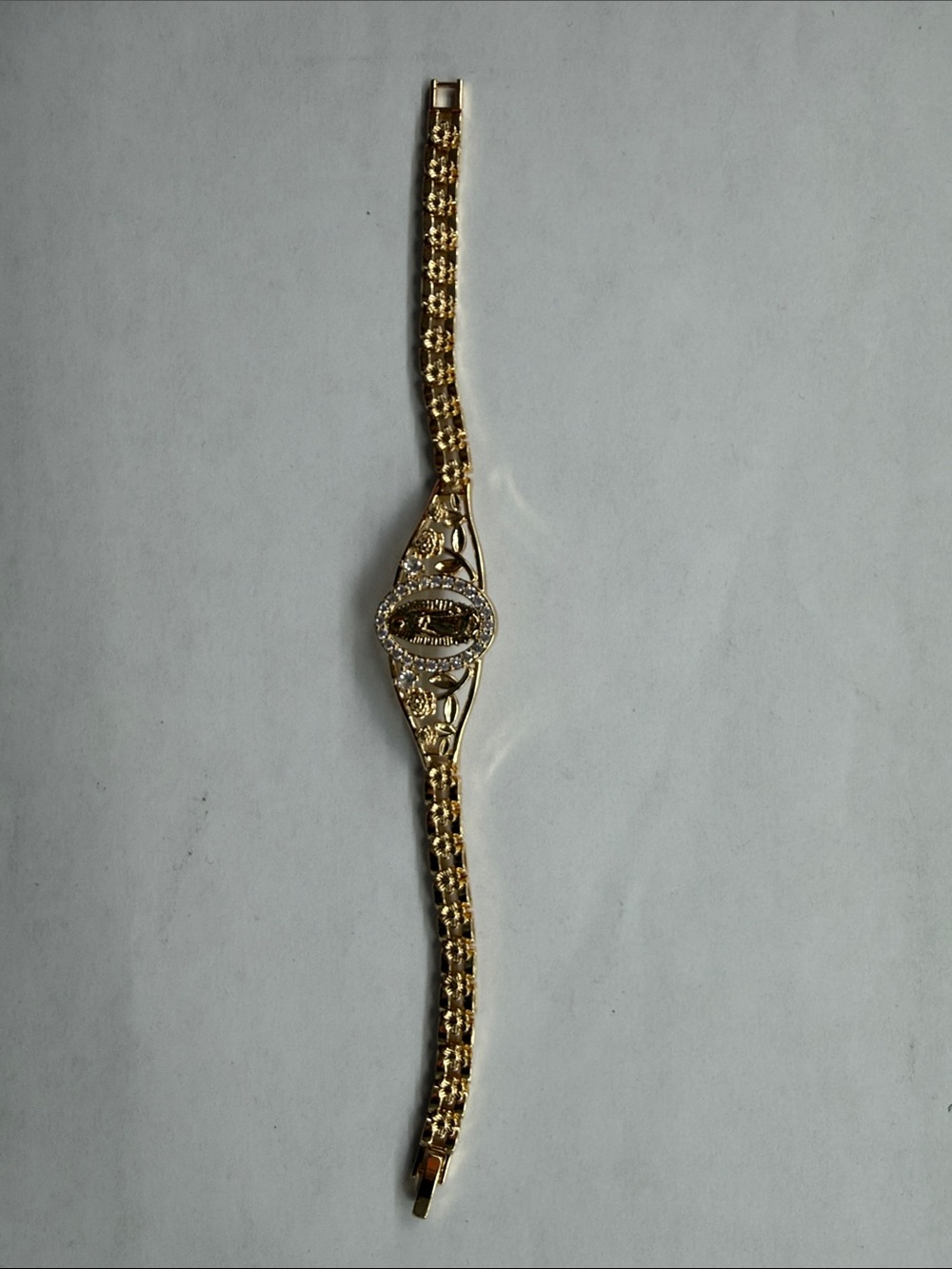 Delicate Gold-Plated Women's Bracelet with Oval Crystal Accent